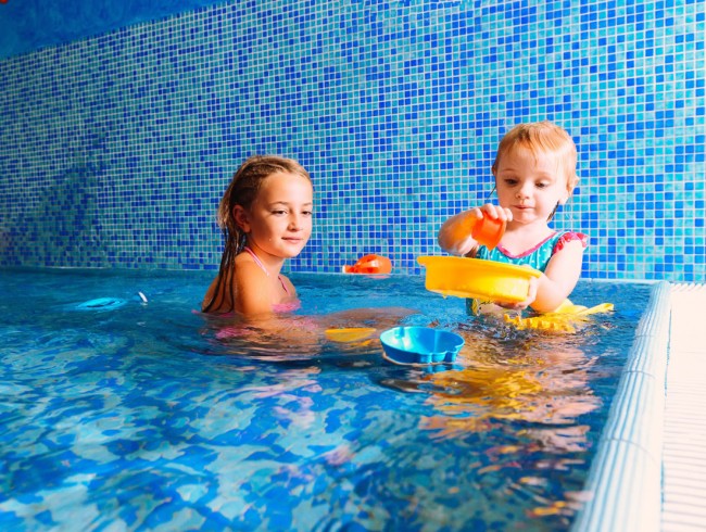 Baden, Schwimmen und Plantschen in der Erlebnistherme Amadé © Therme Amadé